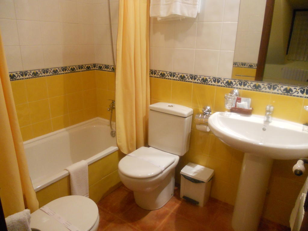 Hotel Тарамунди Стая снимка